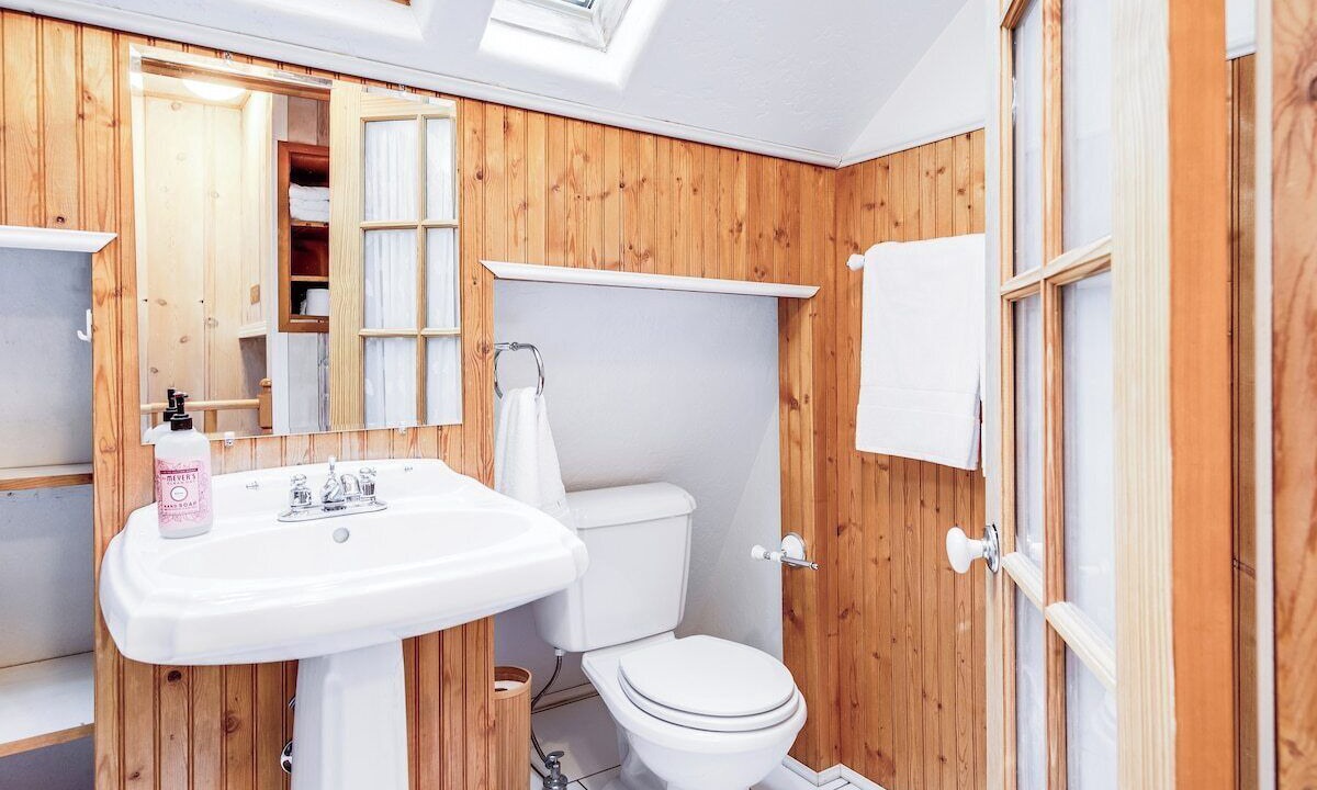 Photo of Bathroom in Lower Kingsbury