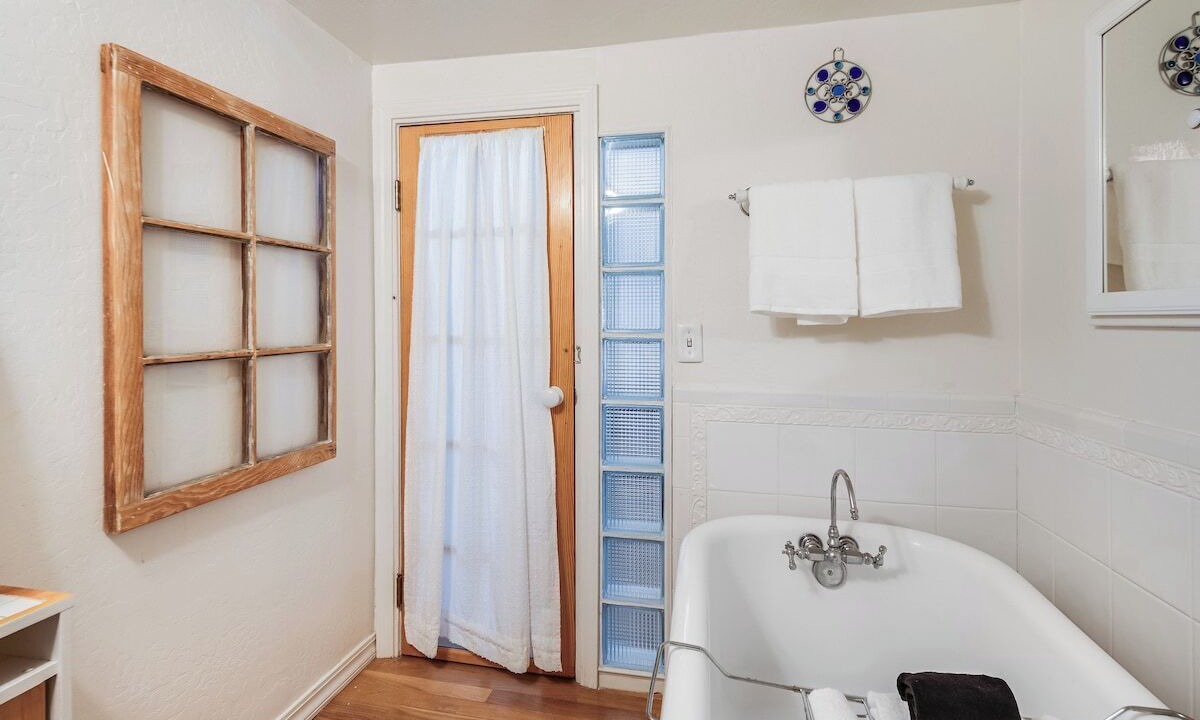 Photo of Bathroom in Lower Kingsbury
