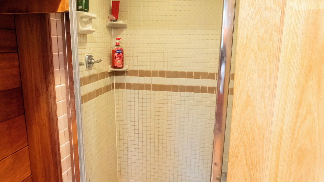 Photo of Bathroom in Vulcan