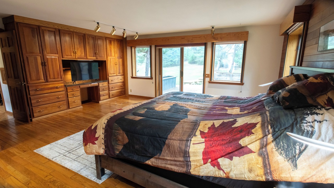 Photo of Bedroom in Vulcan