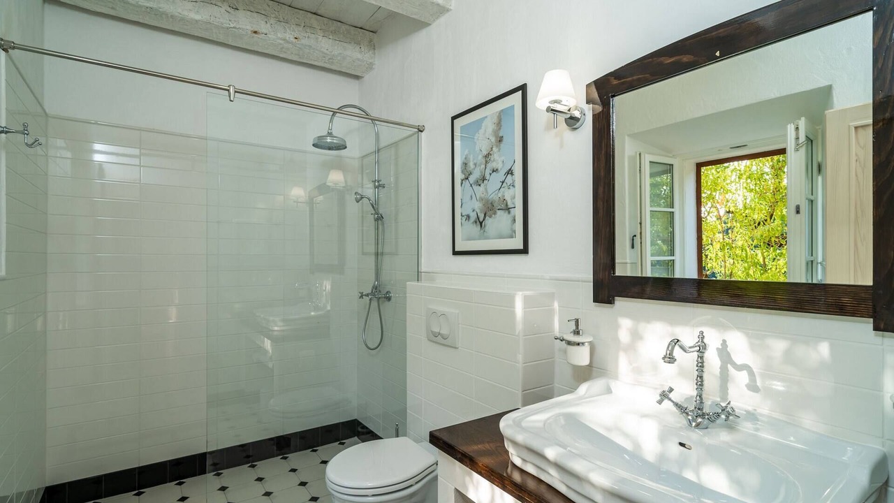 Photo of Bathroom in Molunat