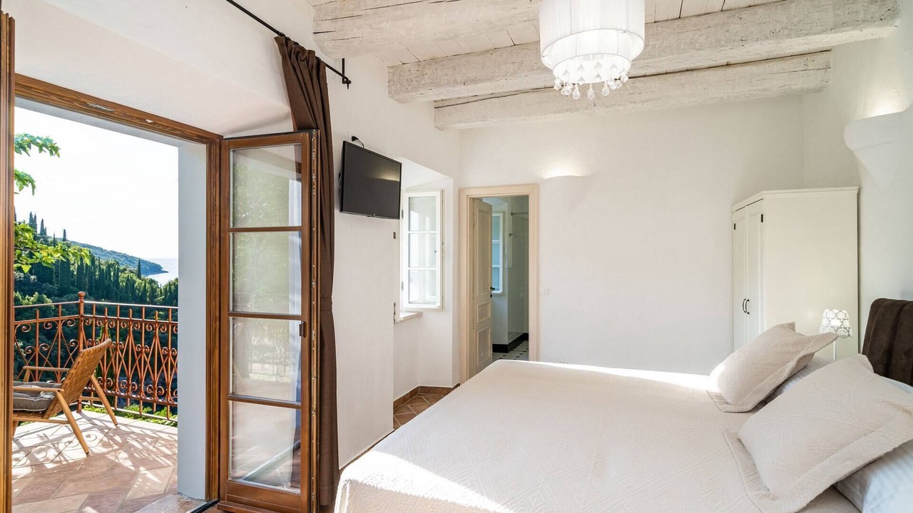 Photo of Bedroom in Molunat