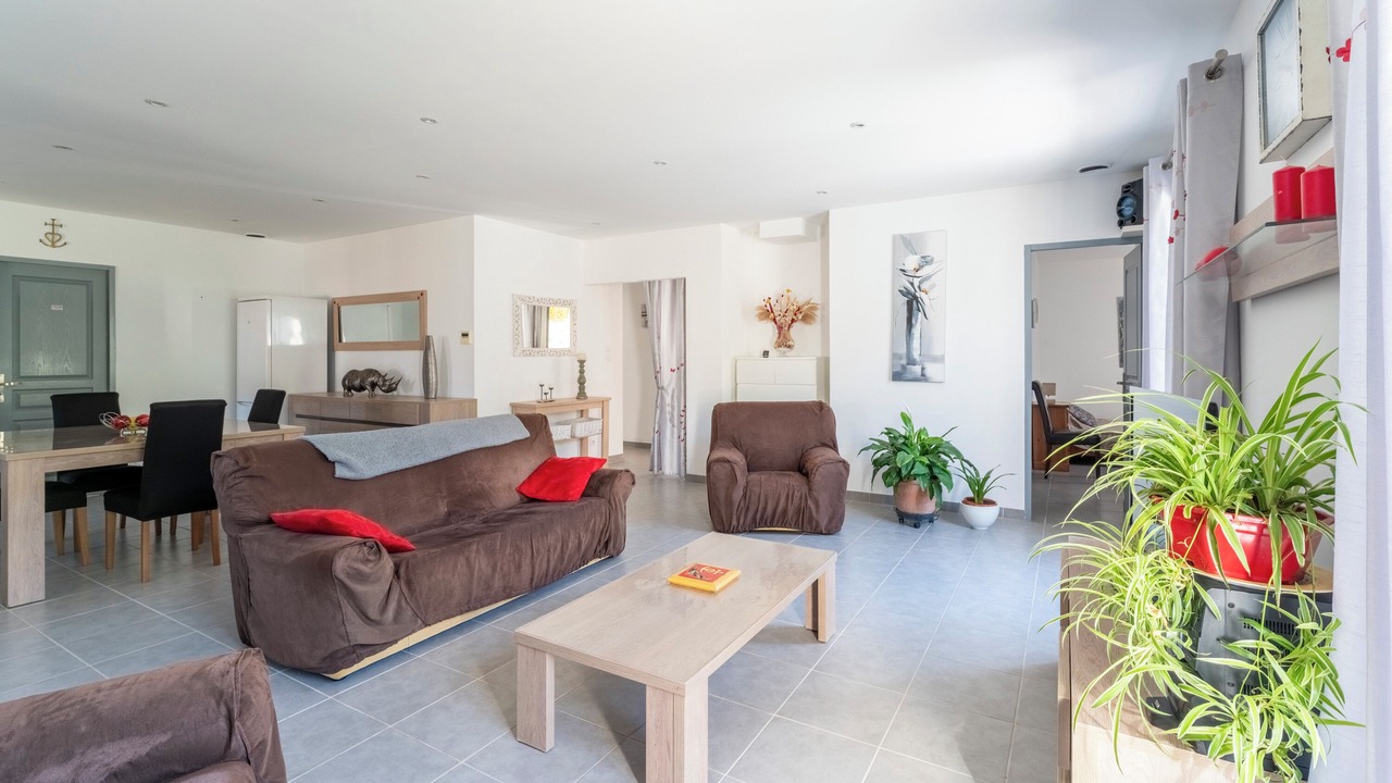 Photo of Livingroom in Sernhac