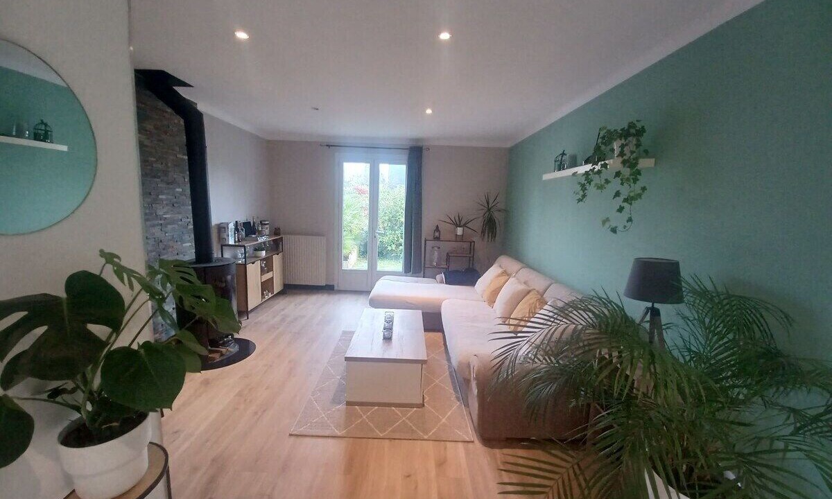Photo of Livingroom in Bourg Pelousiere