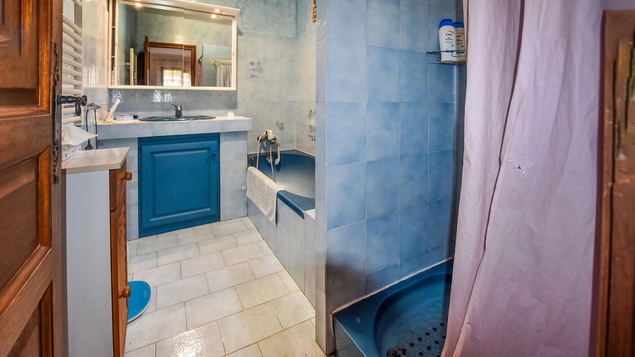 Photo of Bathroom in Loriol-du-Comtat