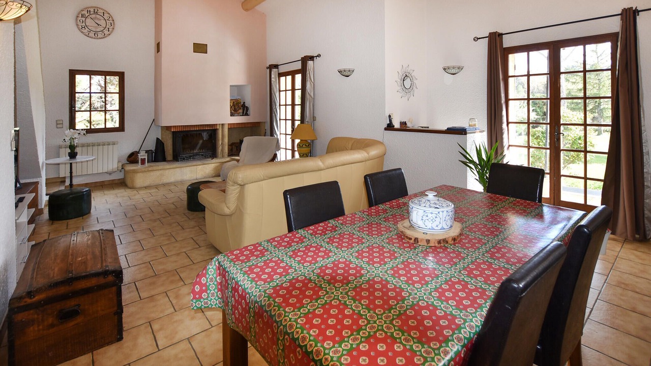 Photo of Bedroom in Loriol-du-Comtat