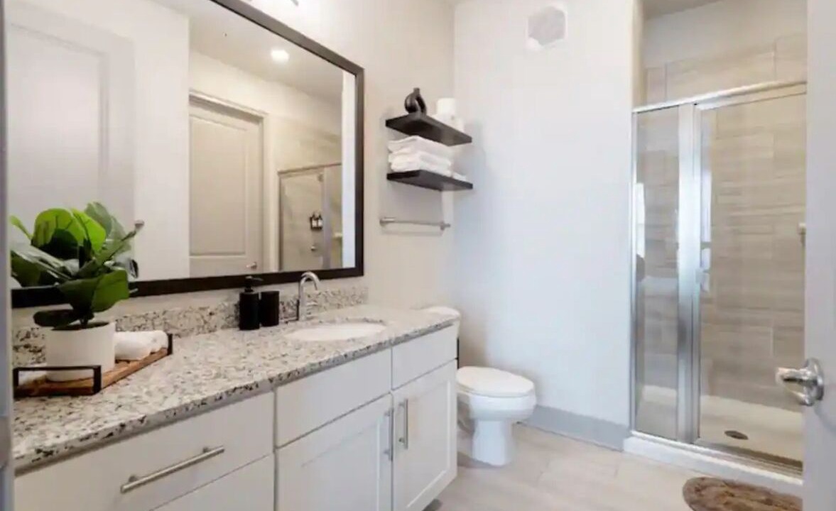 Photo of Bathroom in Lindbergh