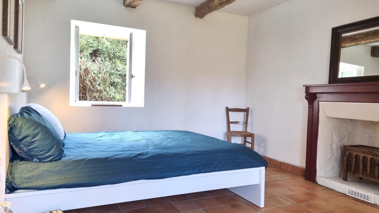 Photo of Bedroom in Locoal-Mendon