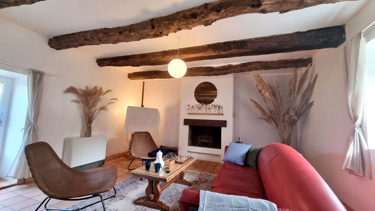 Photo of Livingroom in Locoal-Mendon