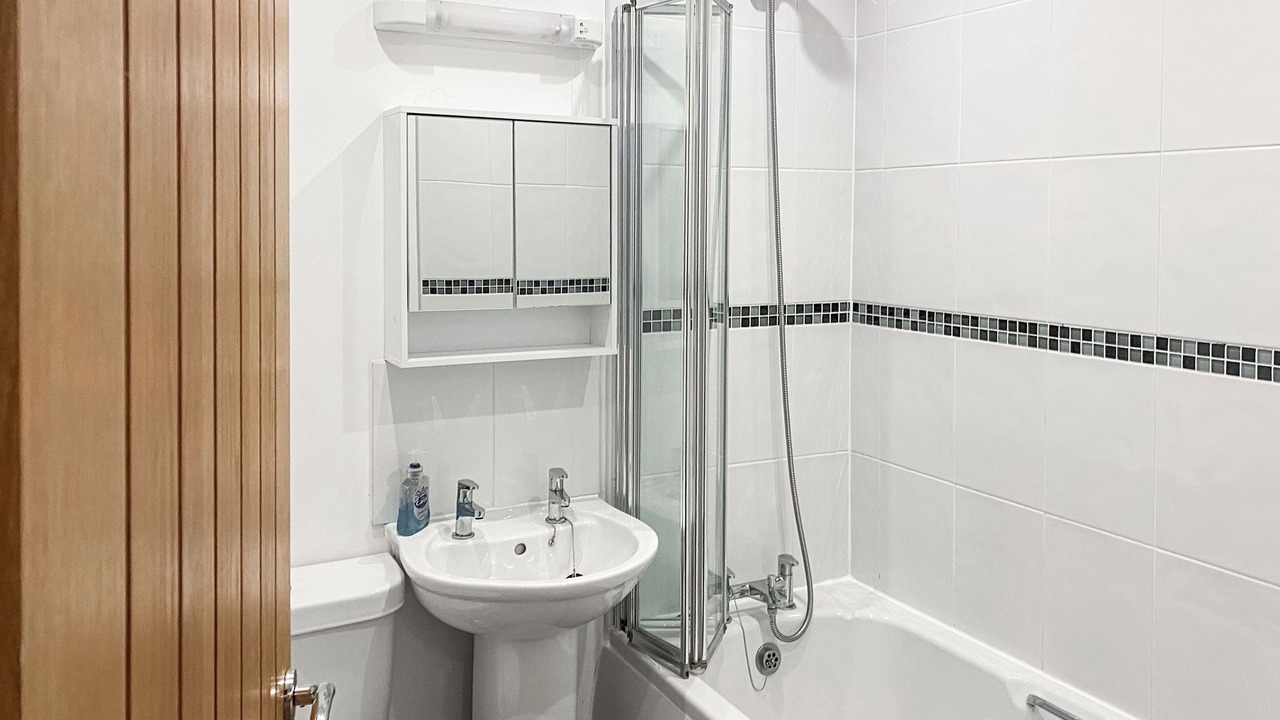 Photo of Bathroom in Porthtowan