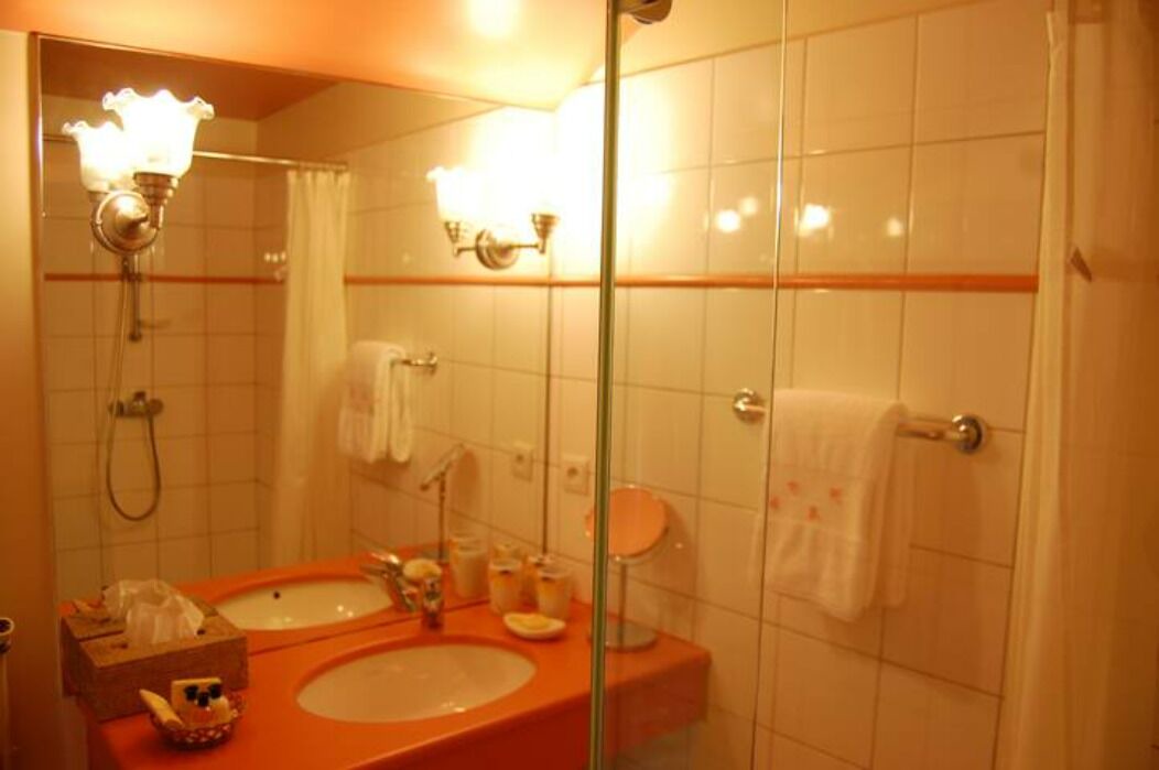 Photo of Bathroom in Vacqueyras