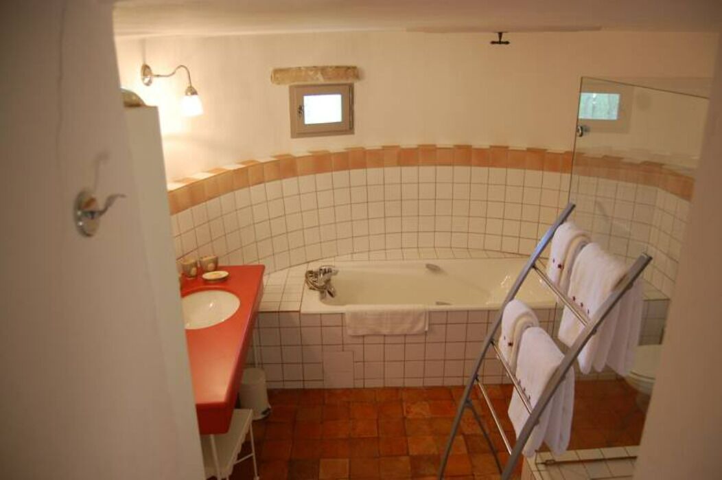 Photo of Bathroom in Vacqueyras