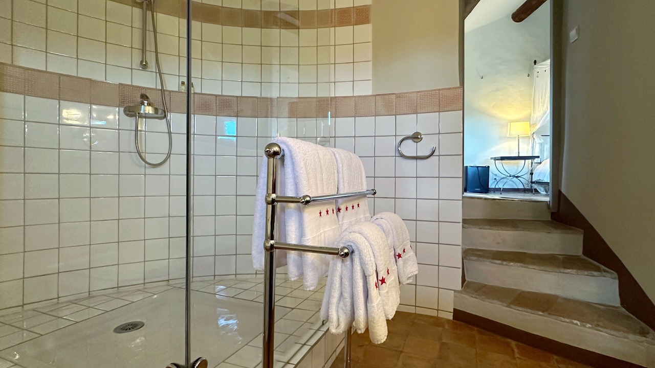 Photo of Bathroom in Vacqueyras