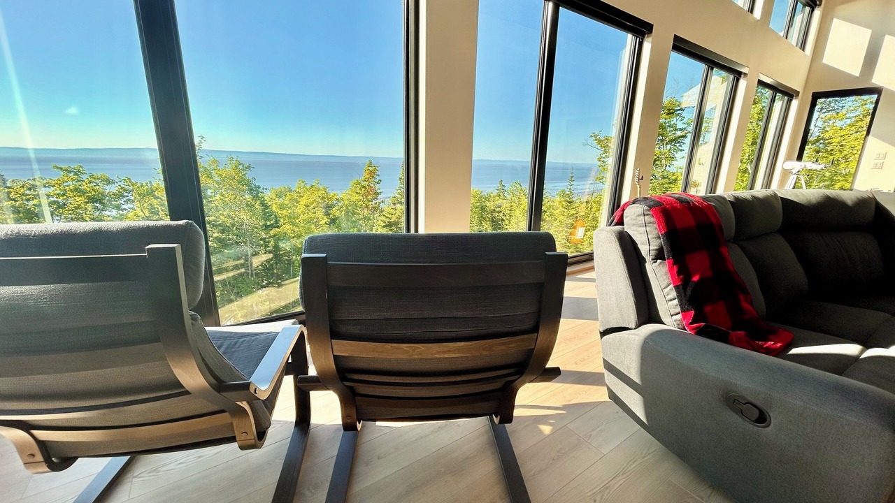 Photo of Livingroom in Petite-Riviere-Saint-Francois