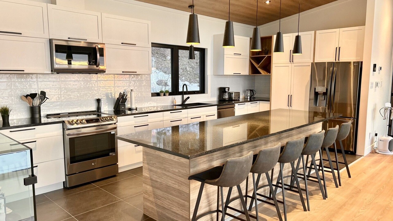 Photo of Kitchen in Petite-Riviere-Saint-Francois