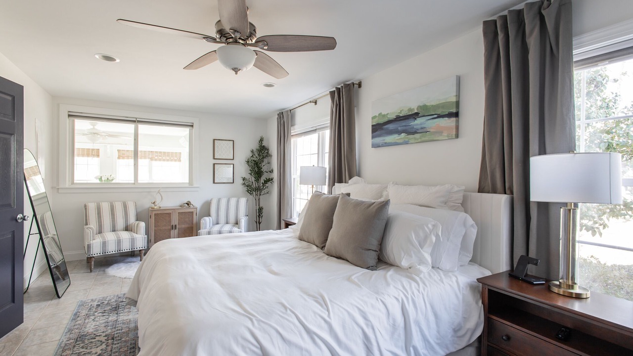 Photo of Bedroom in Deltaville