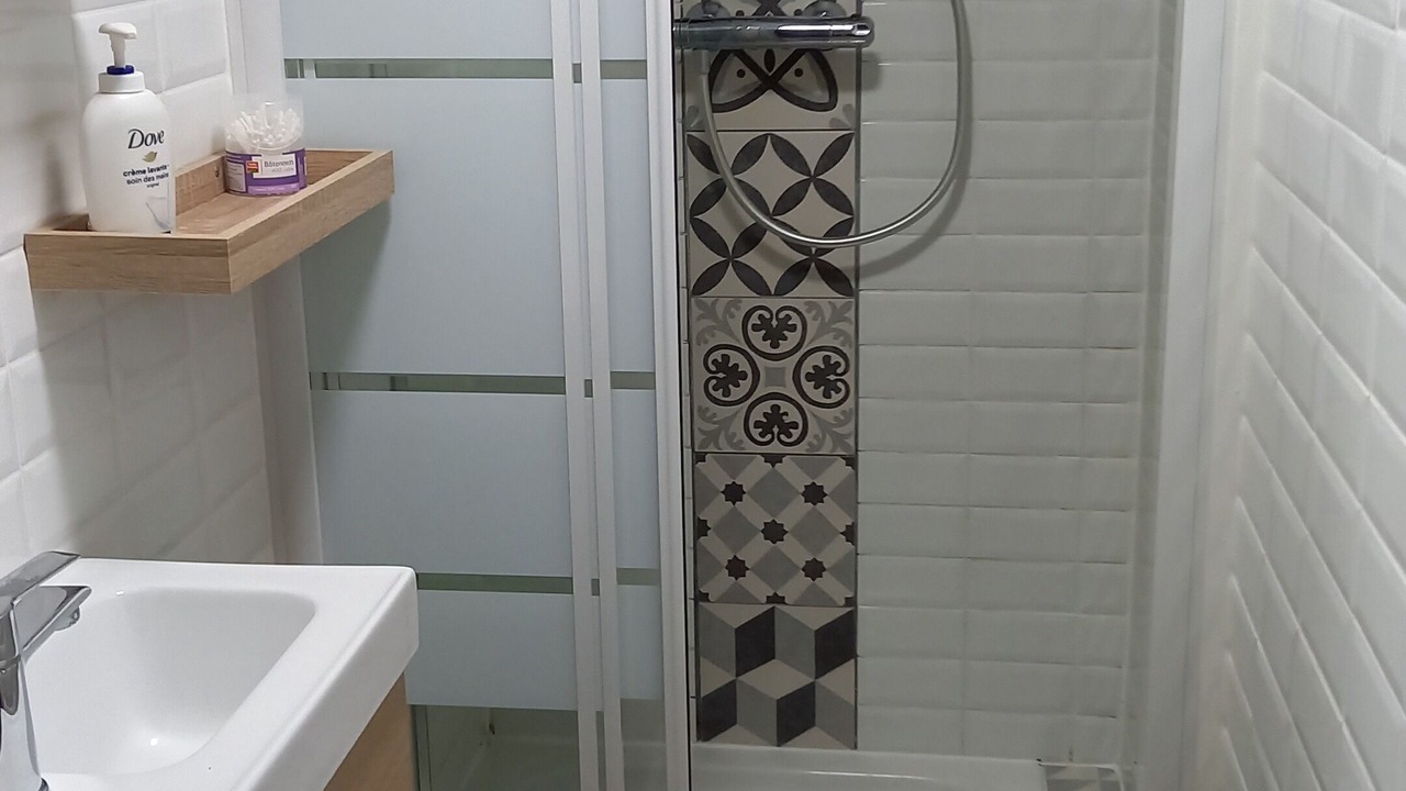 Photo of Bathroom in Beaumont-sur-Oise