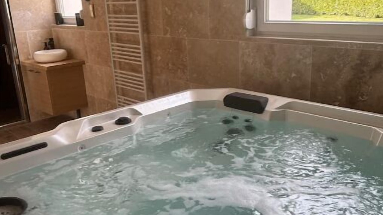 Photo of Others in Elnes