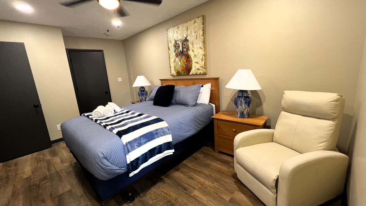 Photo of Bedroom in Summit Station