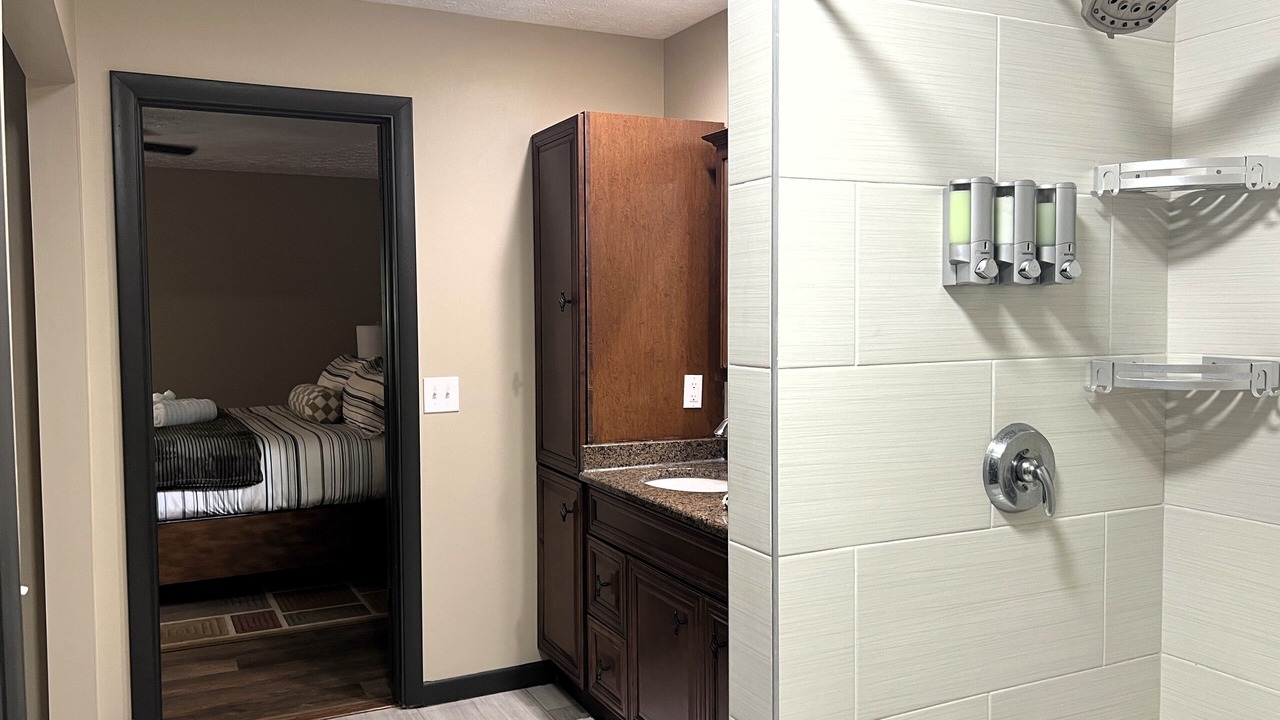 Photo of Bathroom in Summit Station