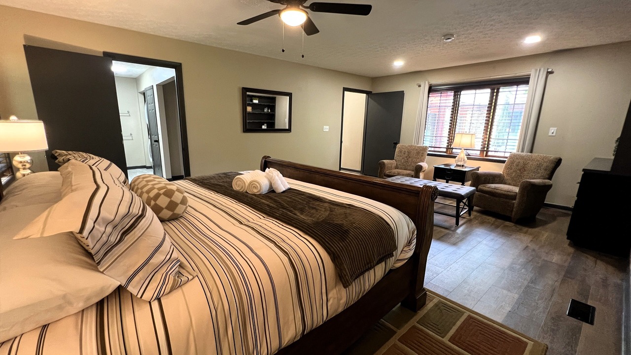 Photo of Bedroom in Summit Station