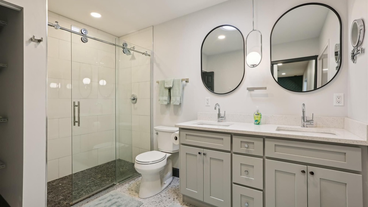 Photo of Bathroom in Melrose