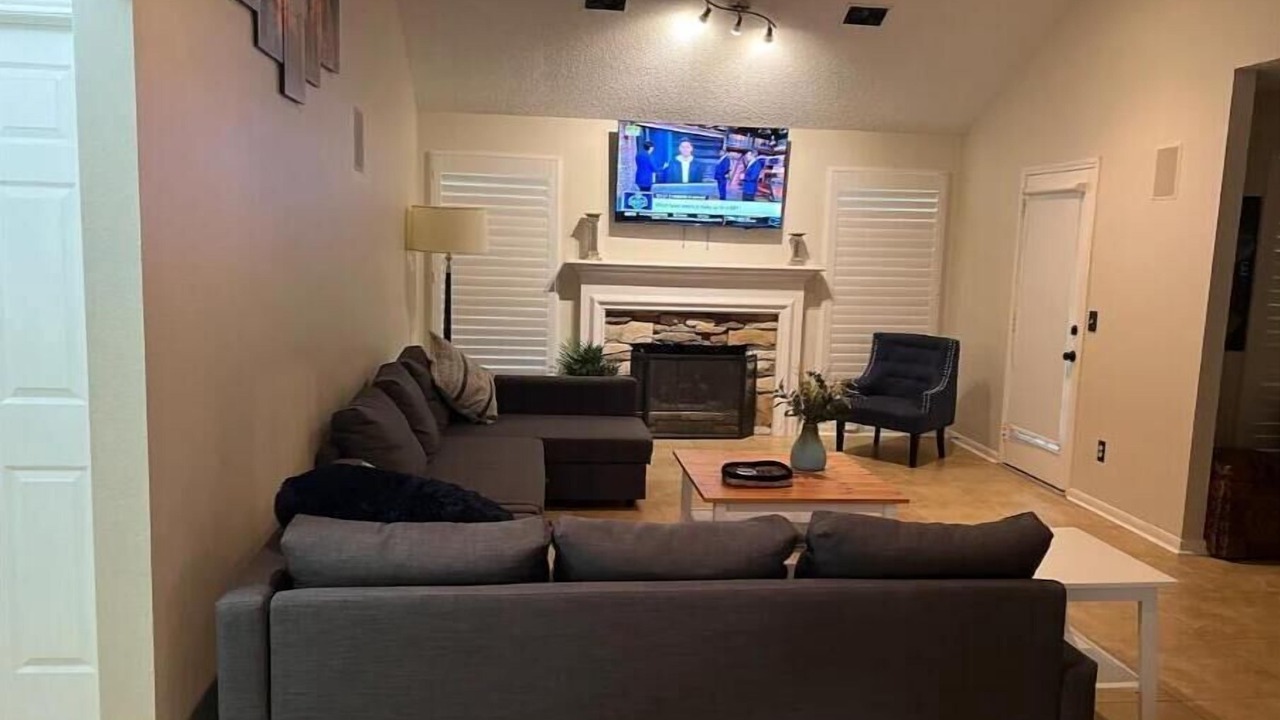 Photo of Livingroom in Grogan's Mill
