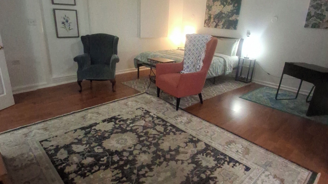Photo of Bedroom in Redwood