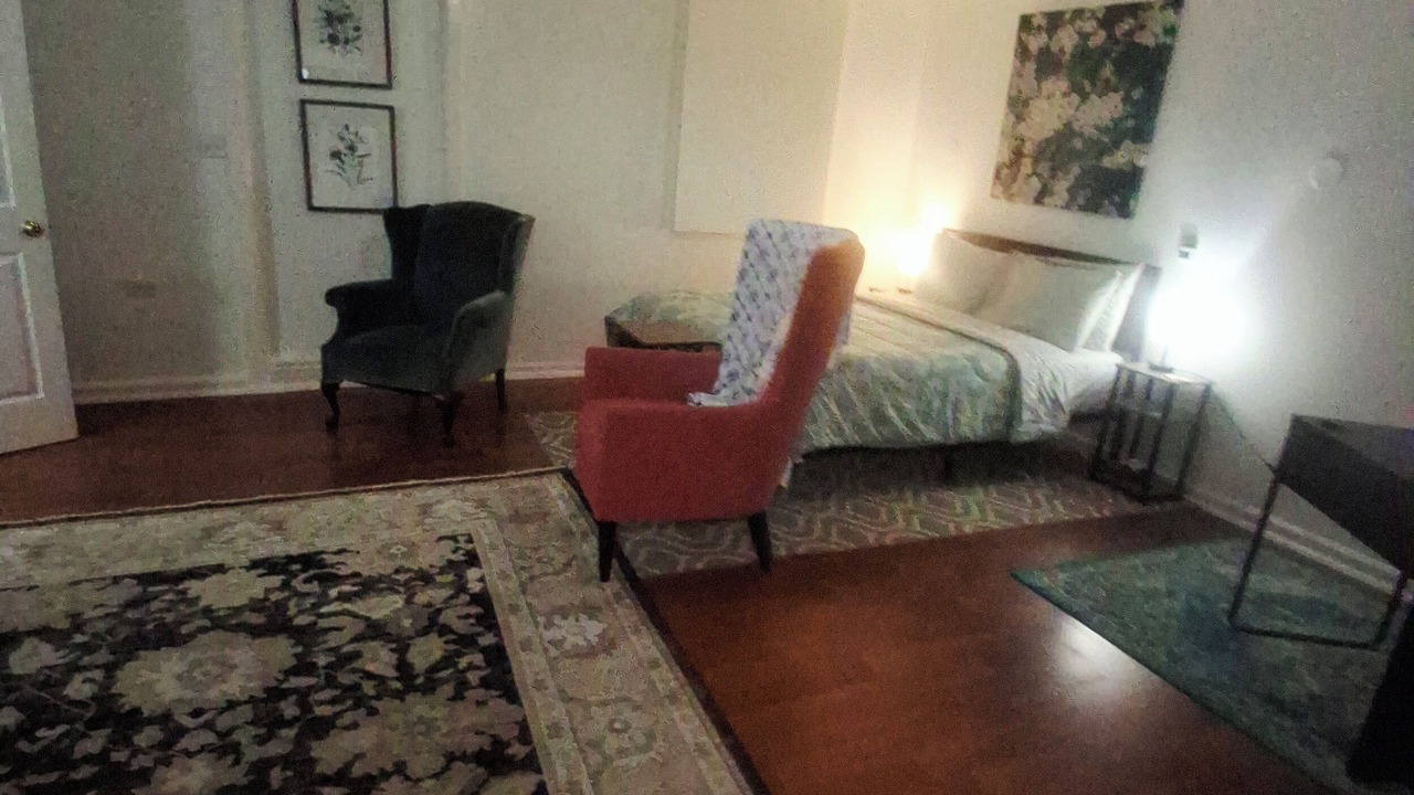 Photo of Bedroom in Redwood