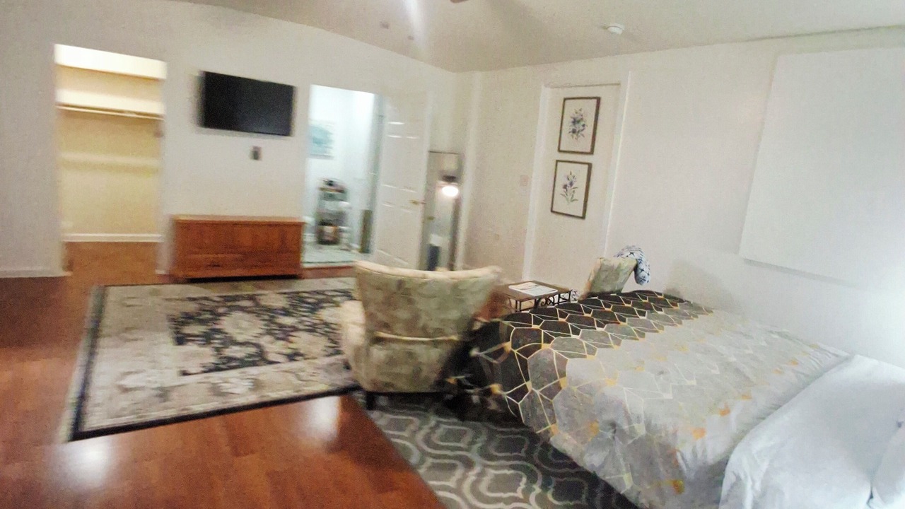 Photo of Bedroom in Redwood