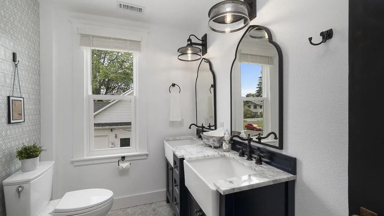 Photo of Bathroom in Hillsboro