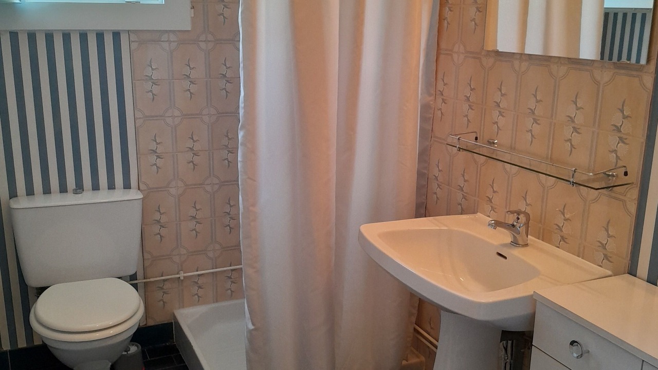 Photo of Bathroom in Belveze