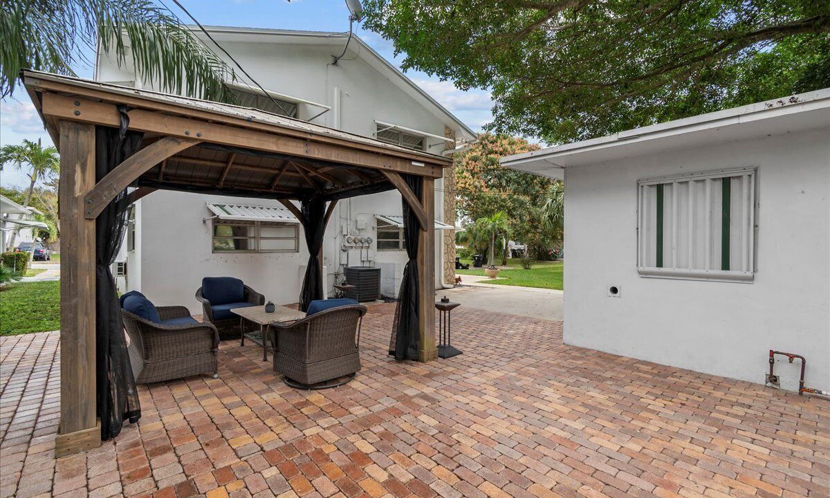 Photo of Patio Balcony in Lake Worth Corridor