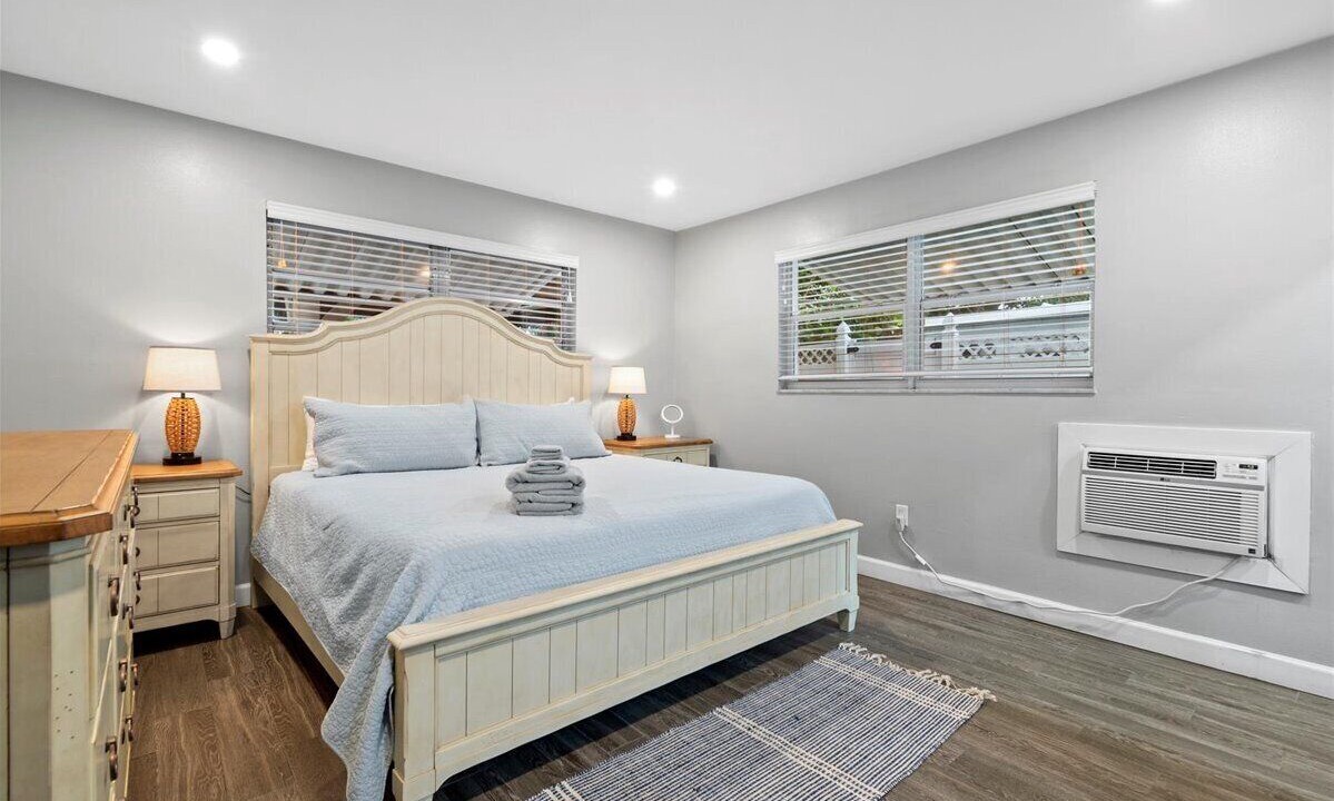 Photo of Bedroom in Lake Worth Corridor