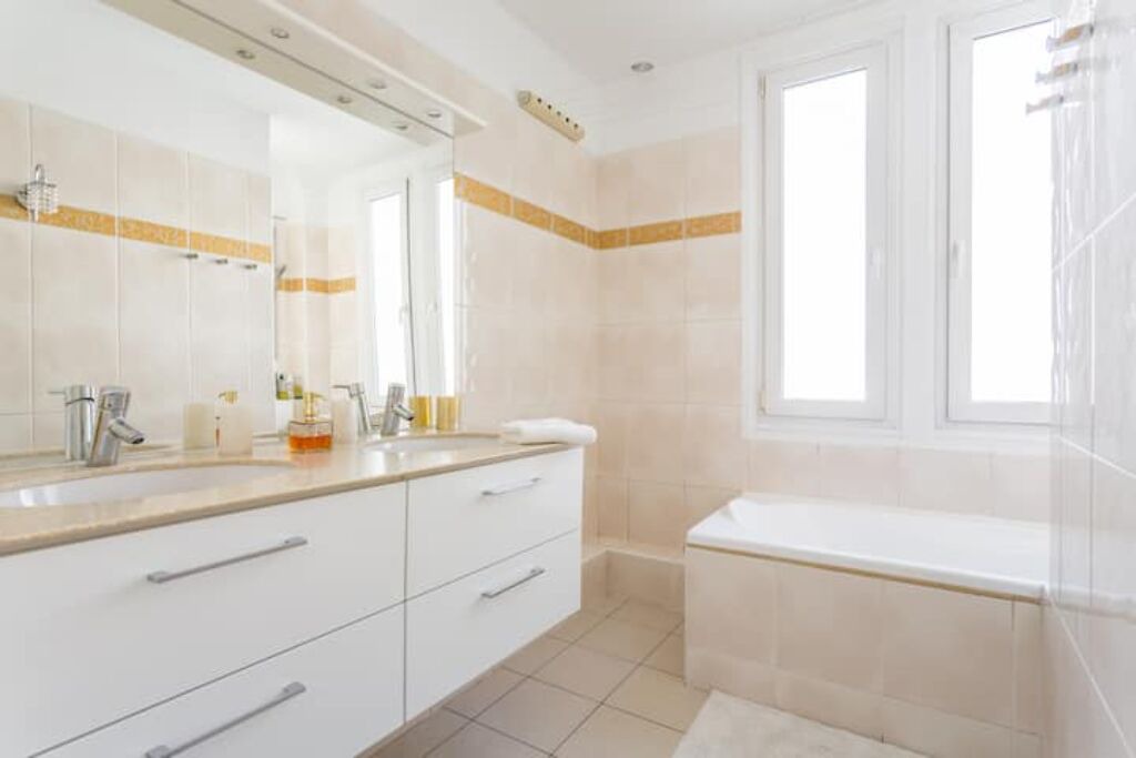 Photo of Bathroom in Porte-Dauphine