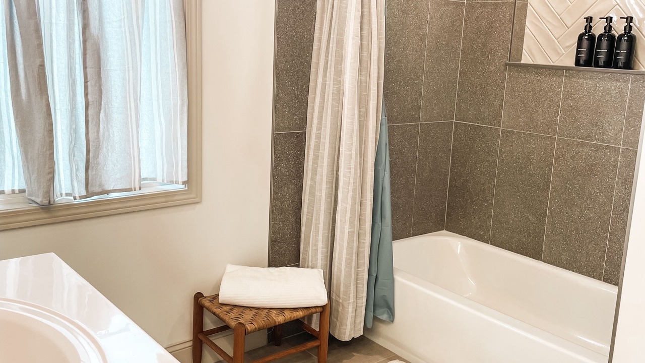 Photo of Bathroom in Elizabethton