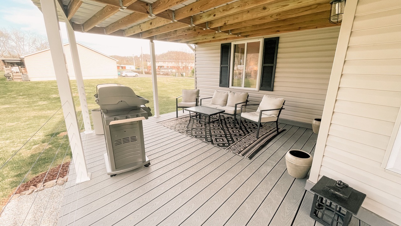 Photo of Patio Balcony in Elizabethton