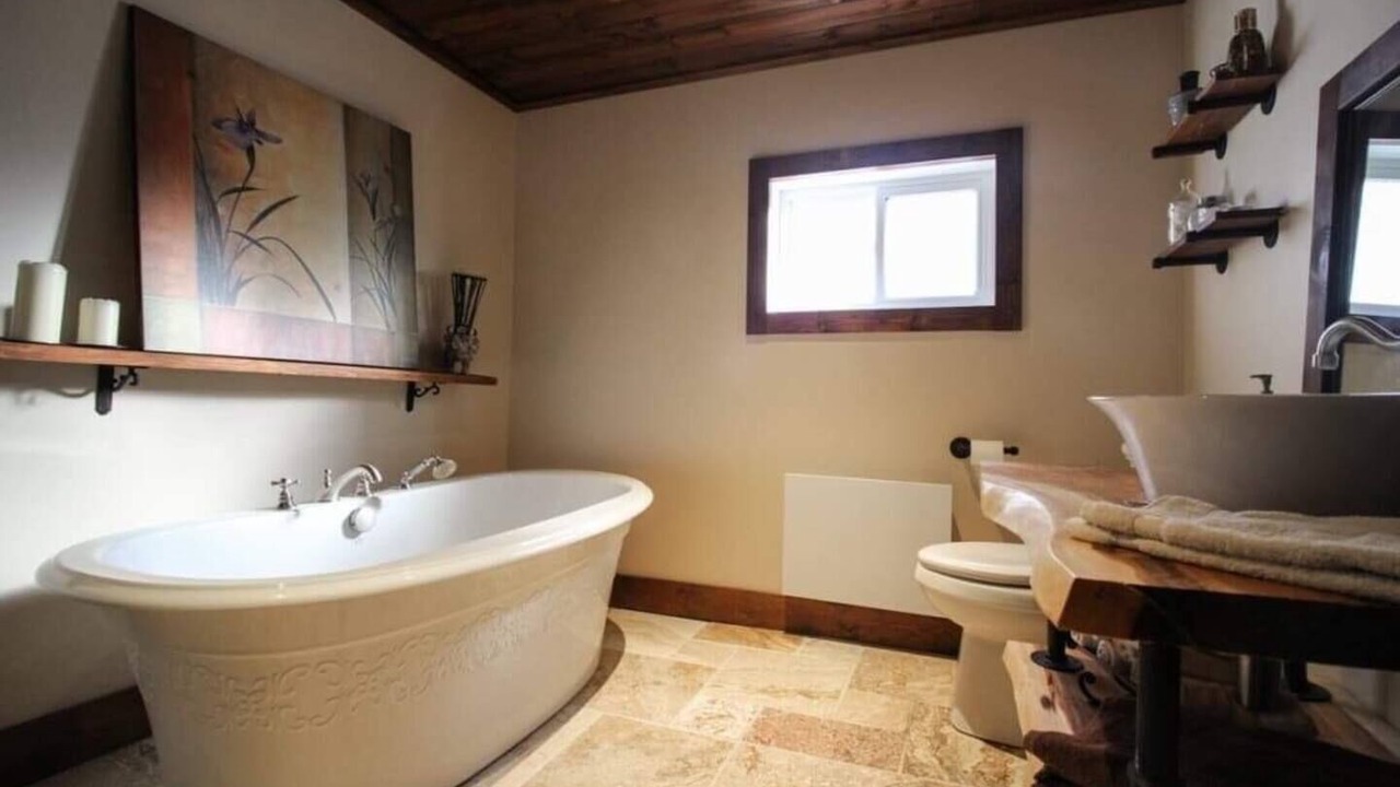 Photo of Bathroom in Saint-Andre-Avellin