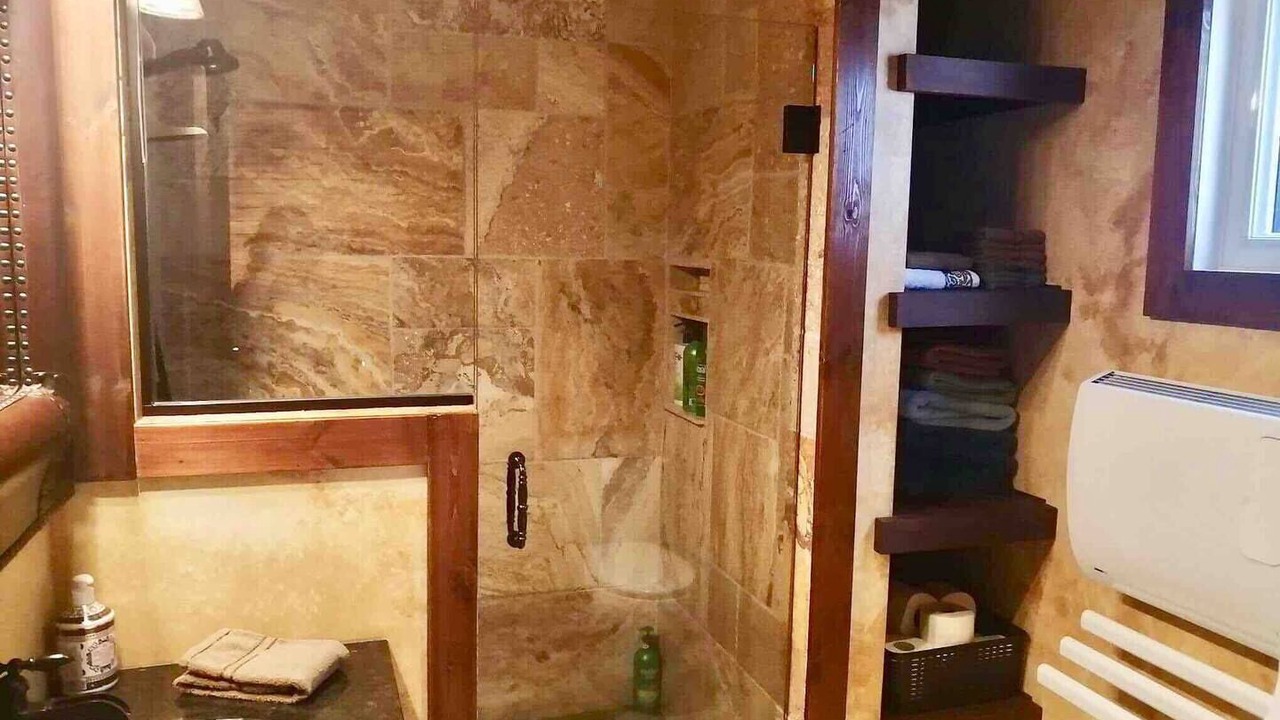 Photo of Bathroom in Saint-Andre-Avellin