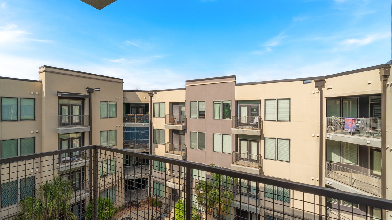 Photo of Outdoor in Oak Lawn