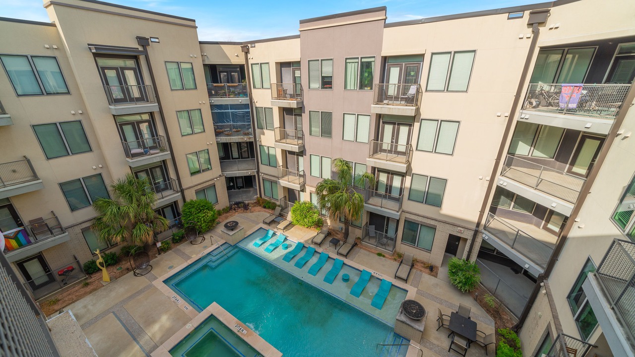 Photo of Outdoor in Oak Lawn
