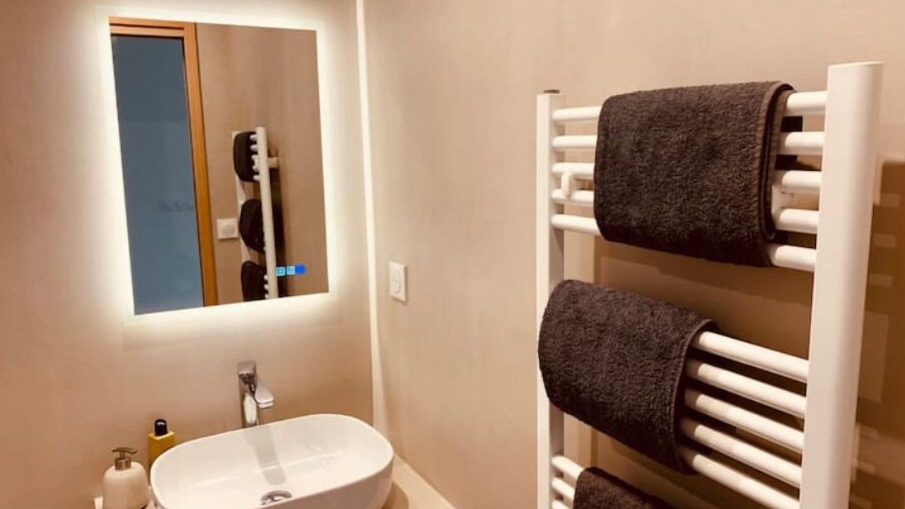 Photo of Bathroom in Collonges-au-Mont-d'Or