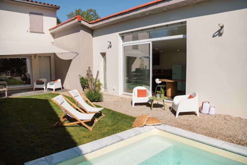 Photo of Patio Balcony in Collonges-au-Mont-d'Or