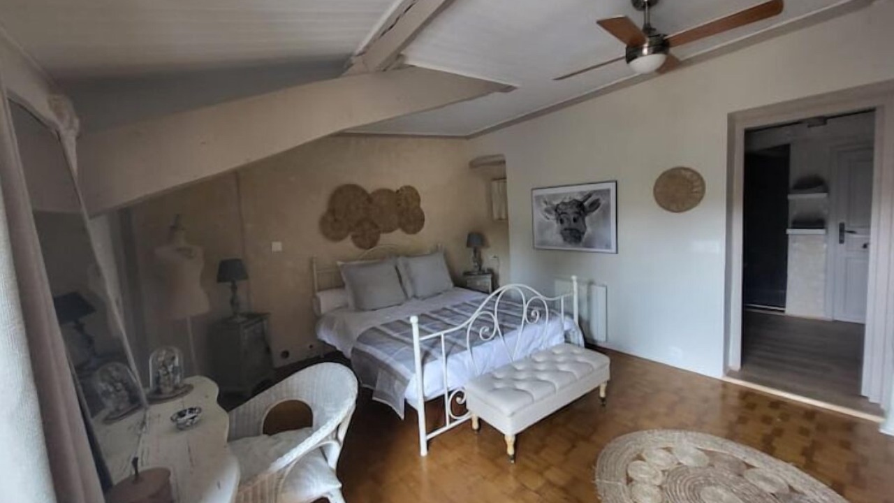 Photo of Bedroom in Engayrac