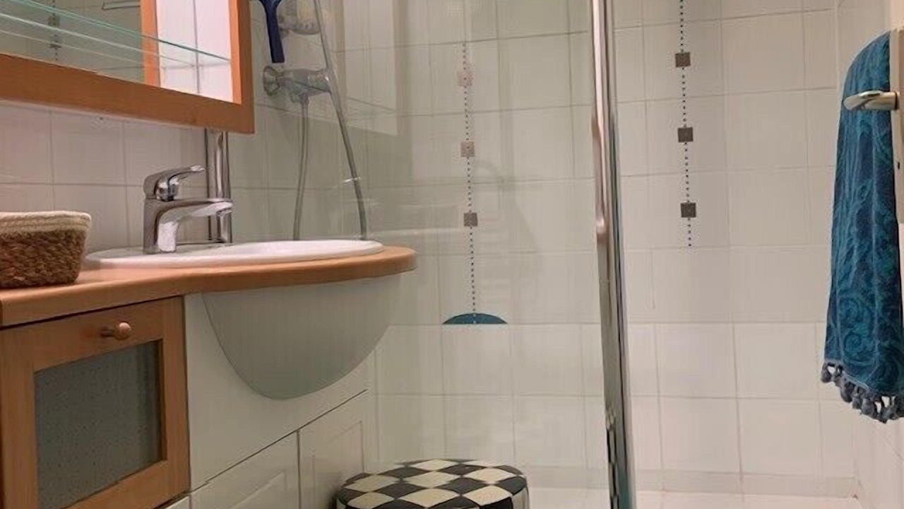 Photo of Bathroom in Puteaux
