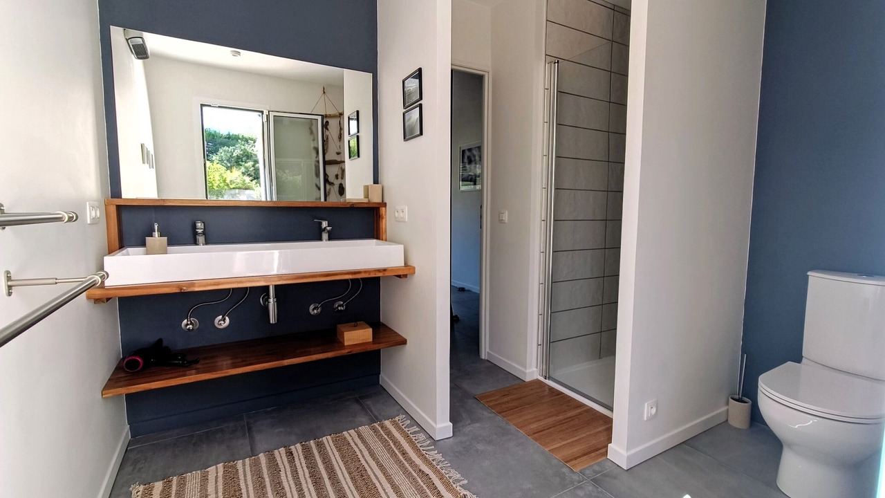 Photo of Bathroom in Saint-Pierre-des-Champs