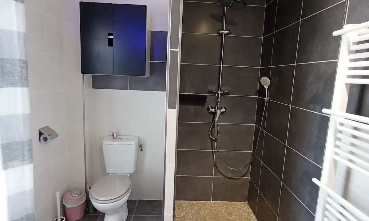 Photo of Bathroom in Chateauneuf-les-Martigues