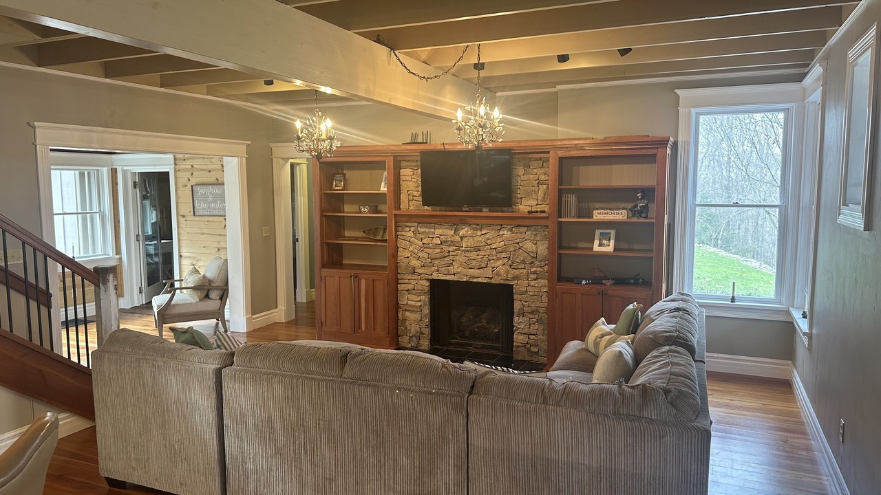 Photo of Livingroom in Oakland