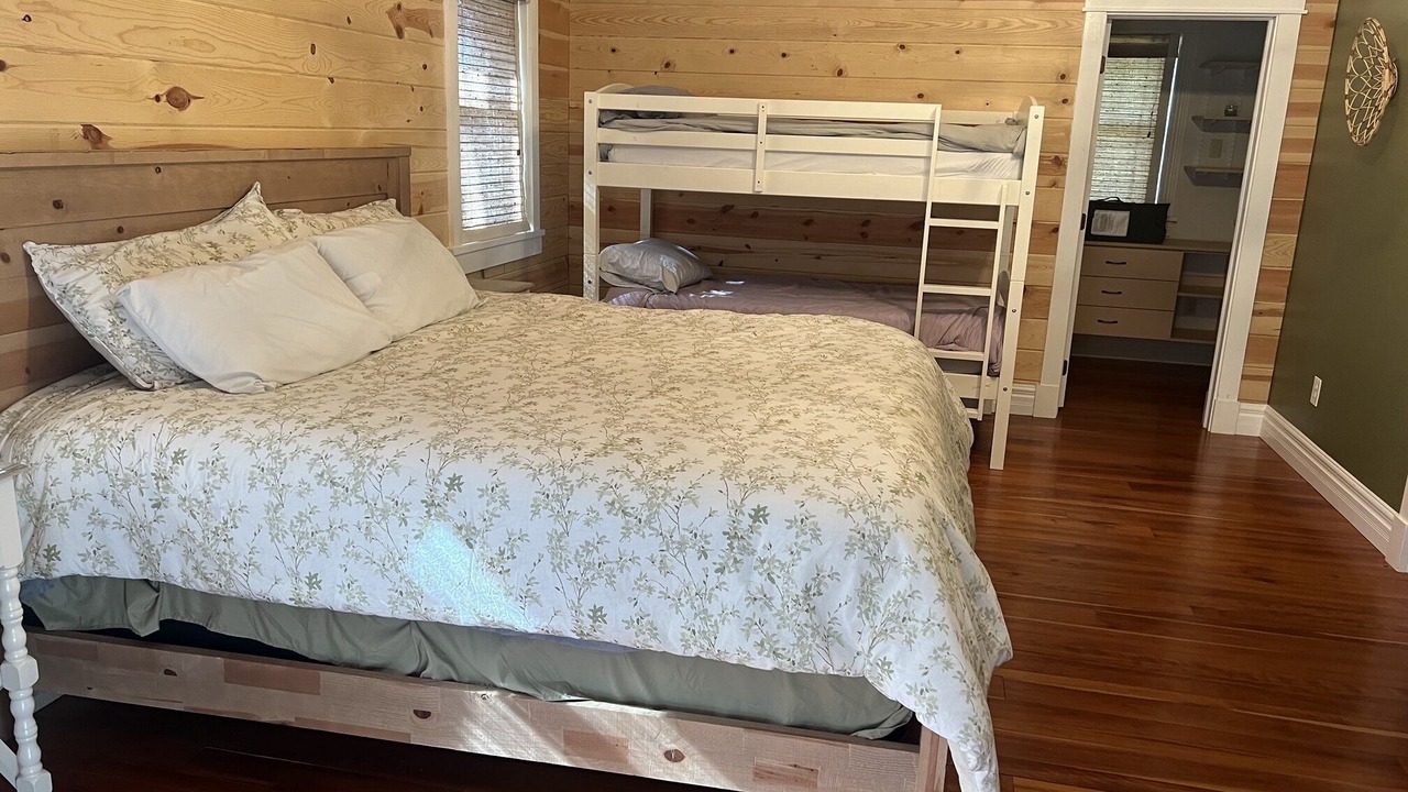 Photo of Bedroom in Oakland