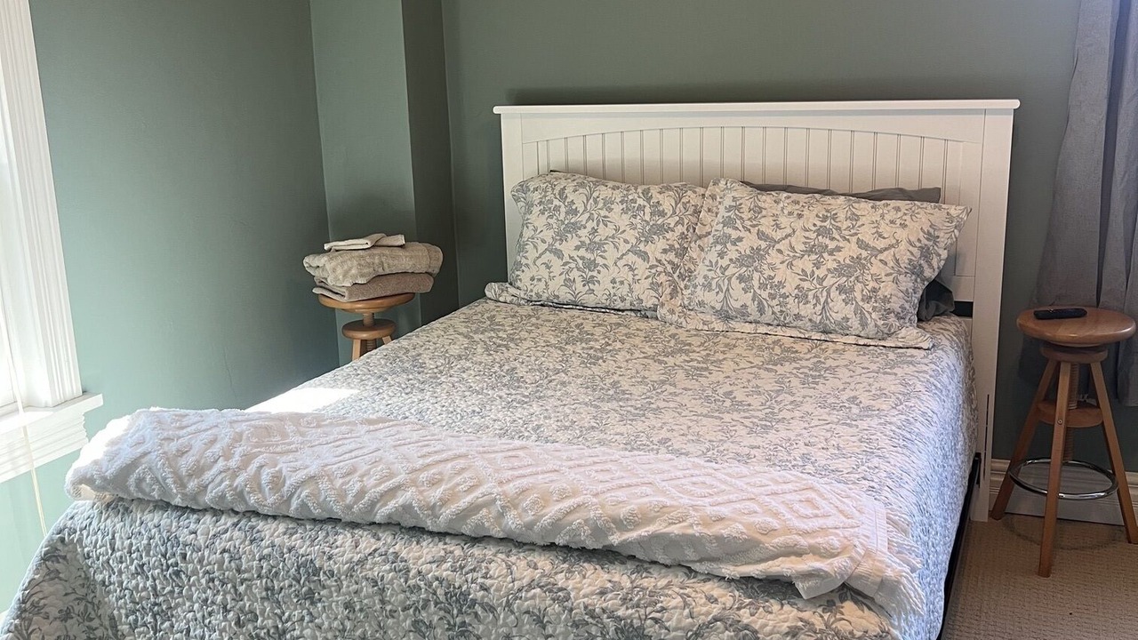 Photo of Bedroom in Oakland